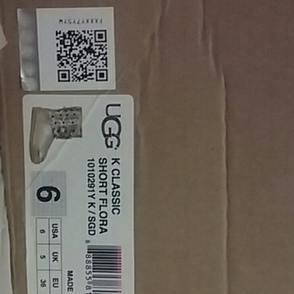 UGGS - Picture 2 of 3